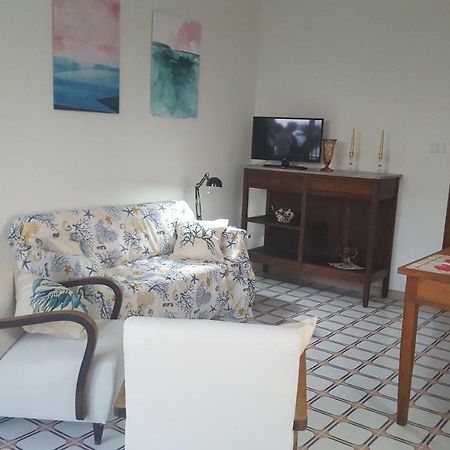 Casa Del Levante Riposto Bagian luar foto