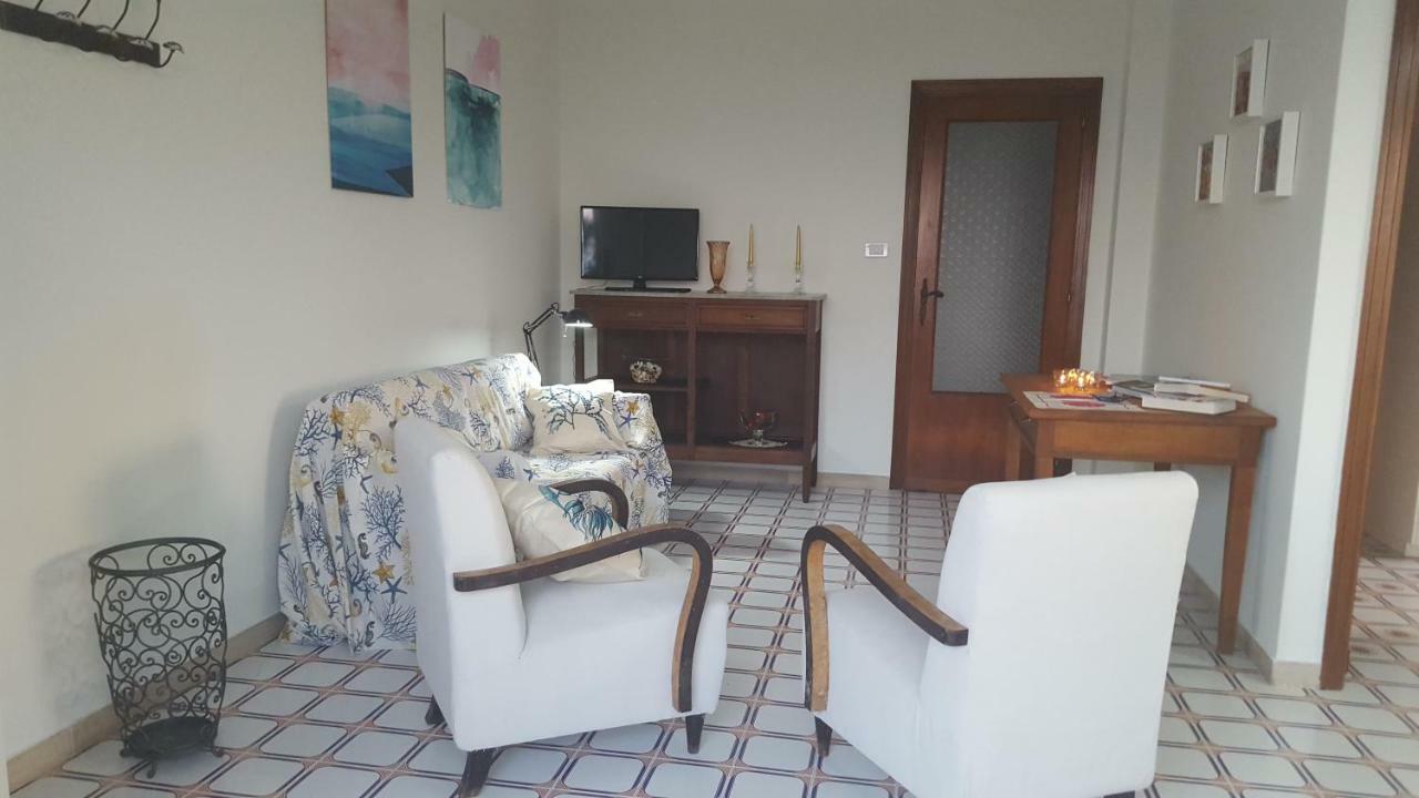 Casa Del Levante Riposto Bagian luar foto