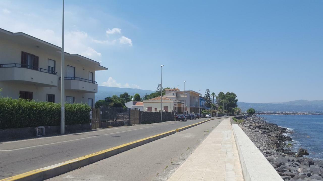 Casa Del Levante Riposto Bagian luar foto