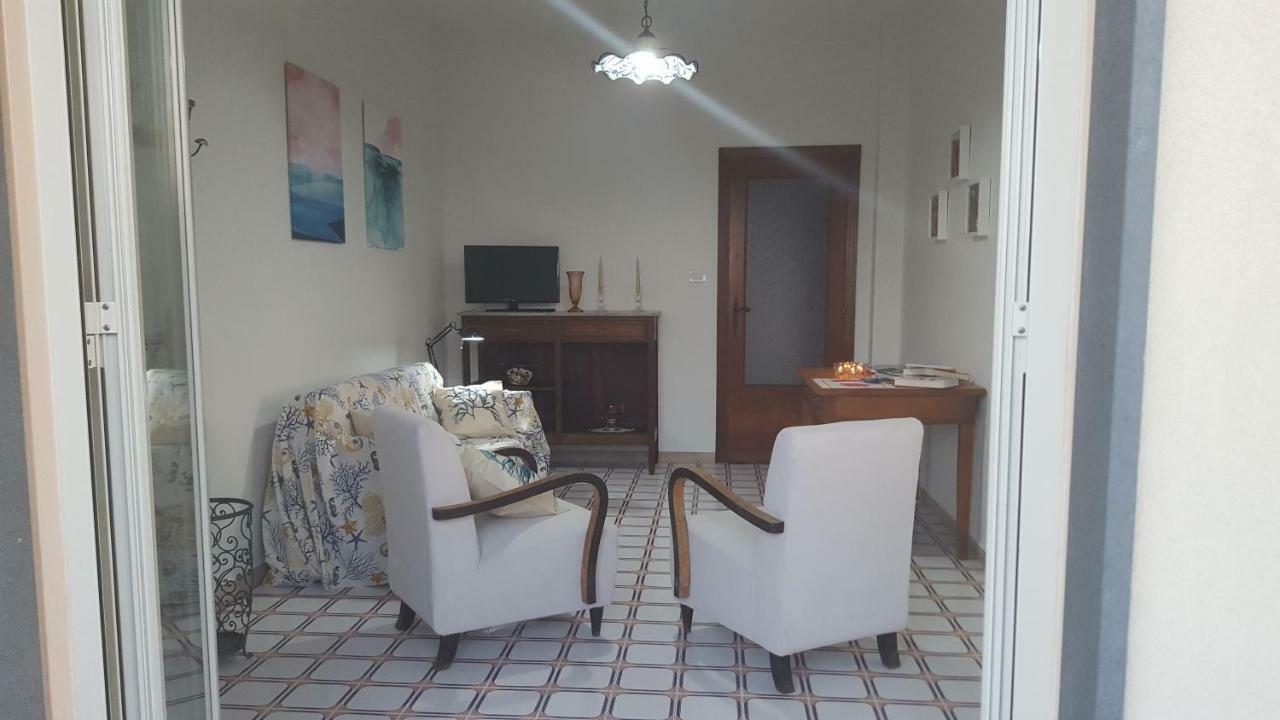 Casa Del Levante Riposto Bagian luar foto