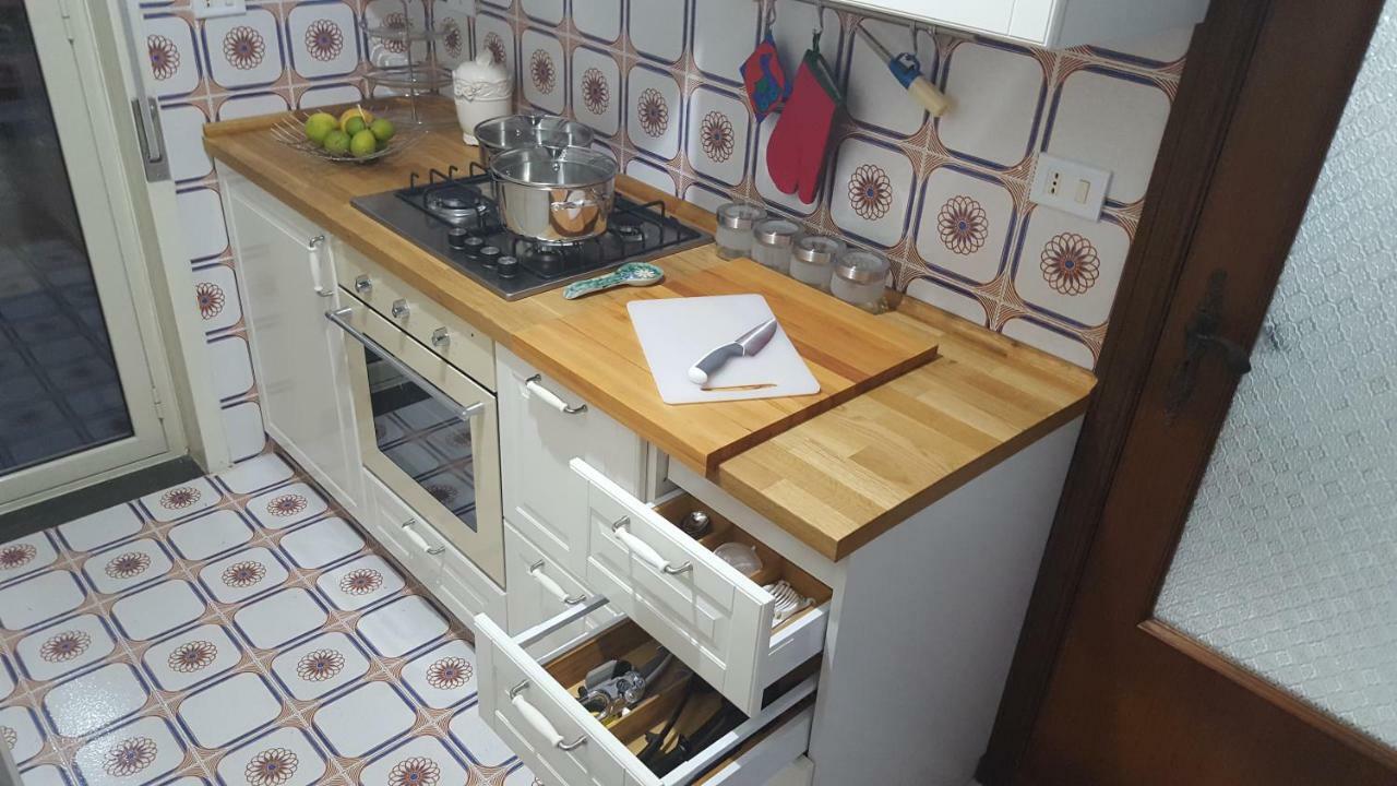 Casa Del Levante Riposto Bagian luar foto