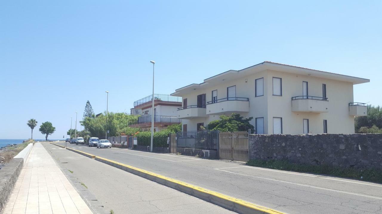 Casa Del Levante Riposto Bagian luar foto