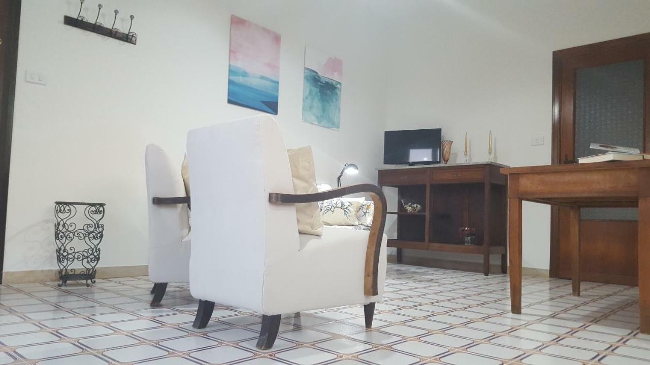 Casa Del Levante Riposto Bagian luar foto