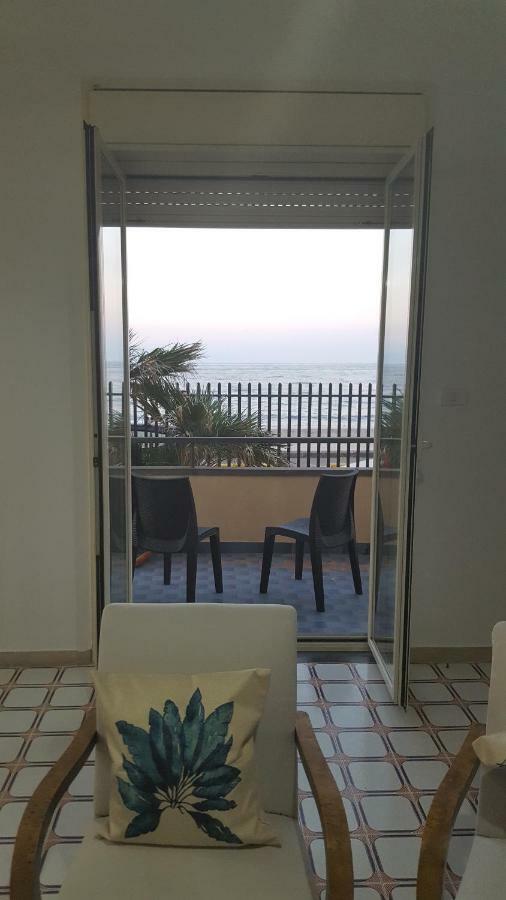 Casa Del Levante Riposto Bagian luar foto