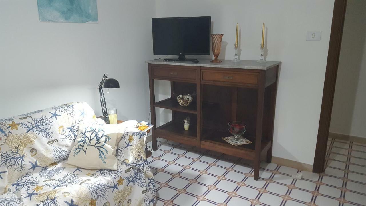 Casa Del Levante Riposto Bagian luar foto