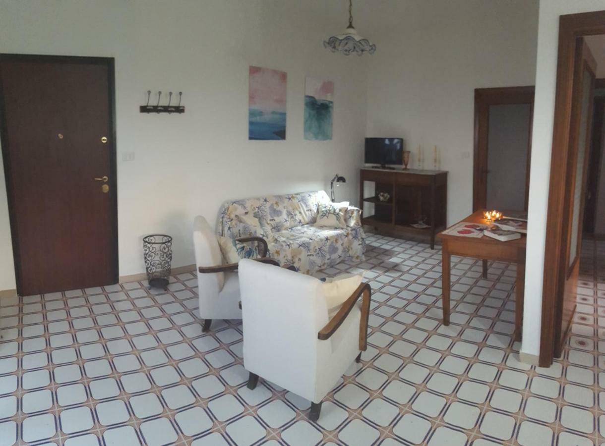 Casa Del Levante Riposto Bagian luar foto