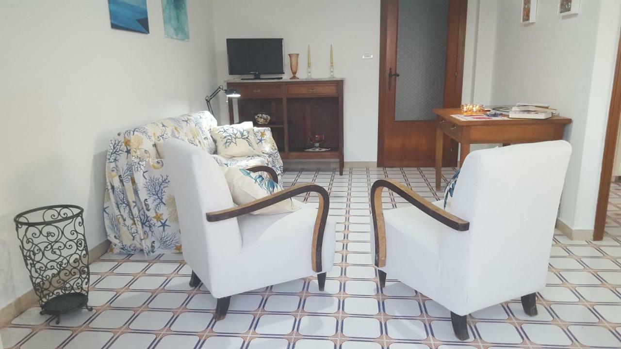 Casa Del Levante Riposto Bagian luar foto