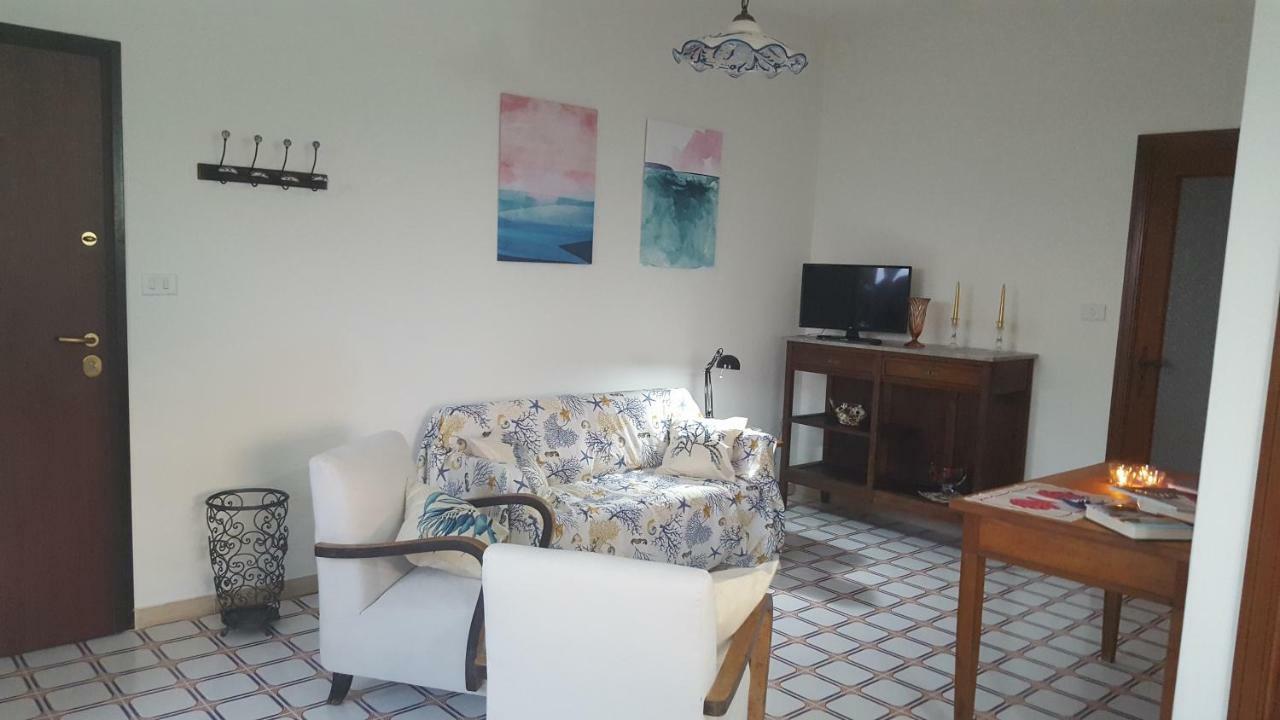 Casa Del Levante Riposto Bagian luar foto